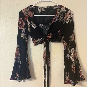 ILLA ILLA Black Floral Bell Sleeve Blouse Size:S